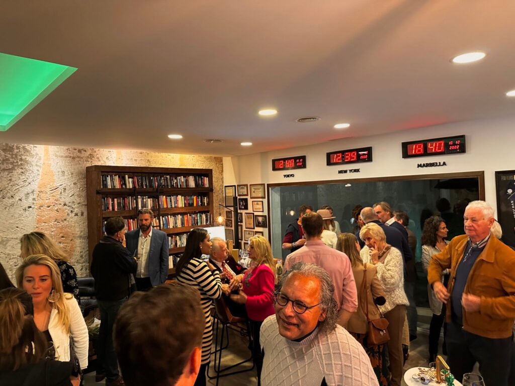 Xr:d:DAFnAKRsFXA:1,j:5603998565081114488,t:23062708